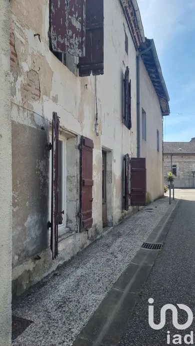 Village house at Lafitte-sur-Lot (47320)