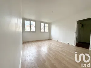 Apartment at Courbevoie (92400)