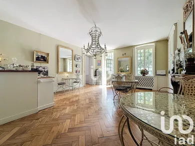 Mansion at Givry (71640)