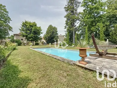 Mansion at Givry (71640)