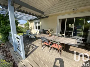 House at Vayres (33870)