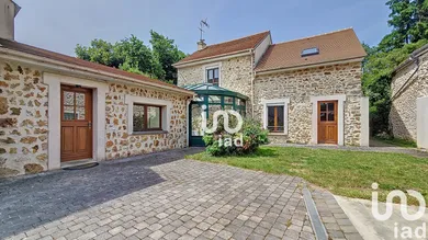 Village house at Lisses (91090)