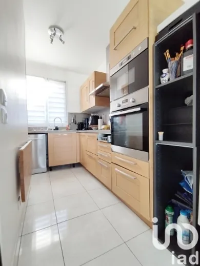 Apartment in Villejust (91140)