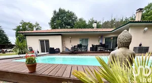 Traditional house at Salles (33770)