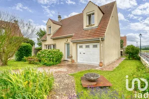 Traditional house at Baillet-en-France (95560)