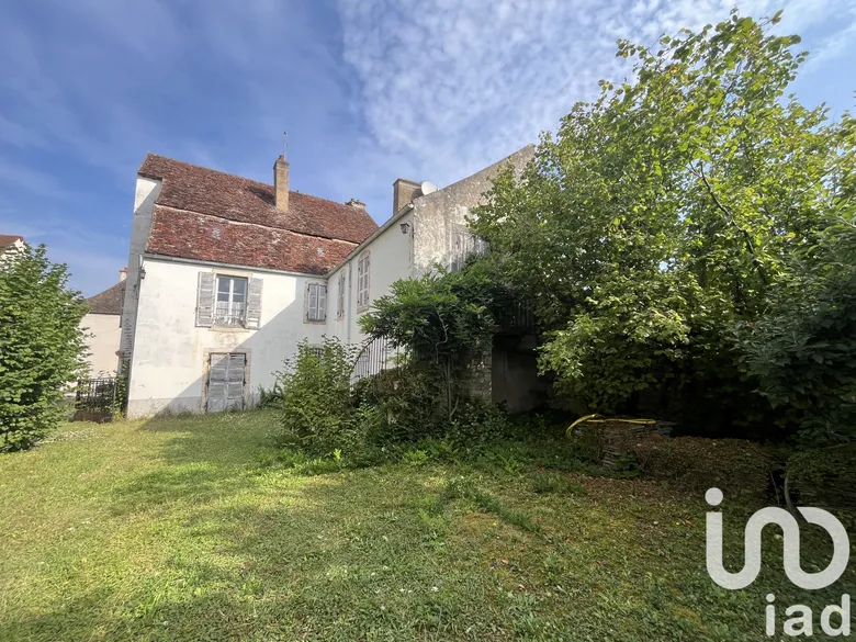Maison 8 pièces 234 m² · à Demigny · 234 m² · 198 000 €