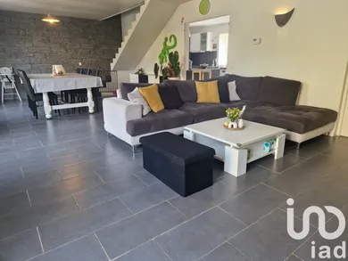 Traditional house at Villaines-sous-Bois (95570)