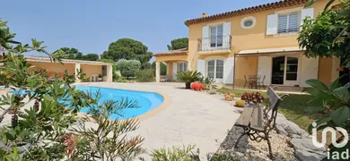 Maison à Roquebrune-sur-Argens (83520)