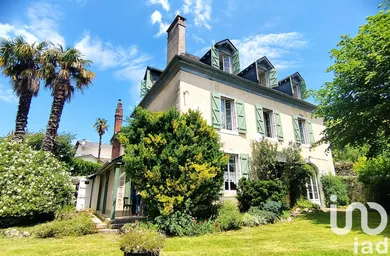 Mansion at Bescat (64260)