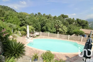 House at Carros (06510)