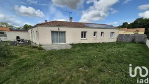 Pavillon à MAULEON  (79700)