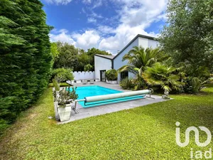 Architectural house in Léognan (33850)