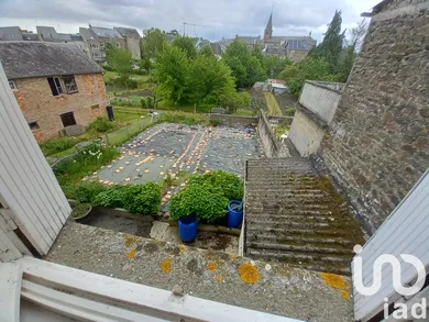 Townhouse in Pré-en-Pail (53140)