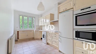Apartment in Thiais (94320)
