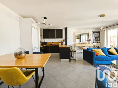 Apartment at Grenoble (38100)