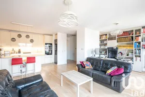 Apartment at Puteaux (92800)