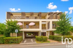 Apartment at Villenave-d'Ornon (33140)