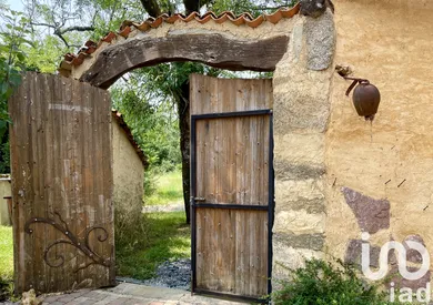 Domaine à Bussière-Badil (24360)