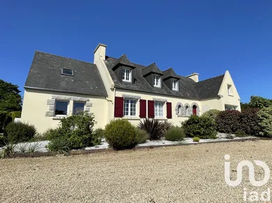 Traditional house in Plouvien (29860)