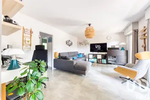 Apartment at Noisy-le-Grand (93160)