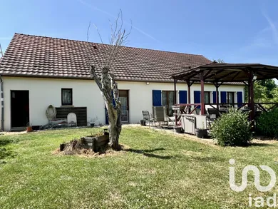 House at Nérondes (18350)