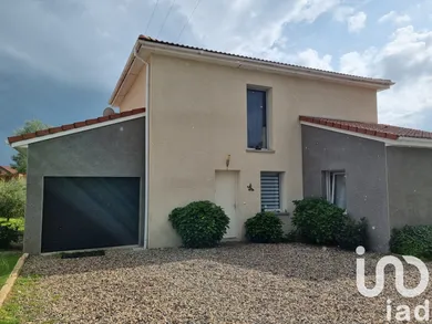 Traditional house in Haute-Rivoire (69610)