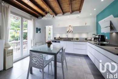 House at Craponne (69290)