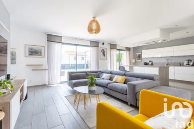 House at Chanonat (63450)