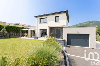 House at Chanonat (63450)