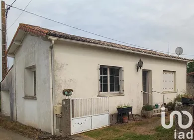 Maison de campagne à Cours (79220)