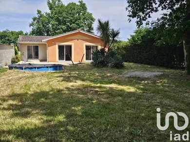 Traditional house at Lagorce (33230)