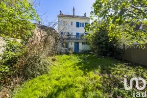 House at Fresnes (94260)