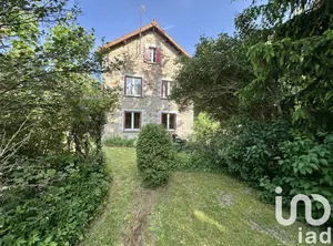 Maison à Saint-Chély-d'Apcher (48200)