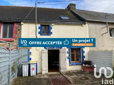 Traditional house at Saint-Malo-des-Trois-Fontaines (56490)