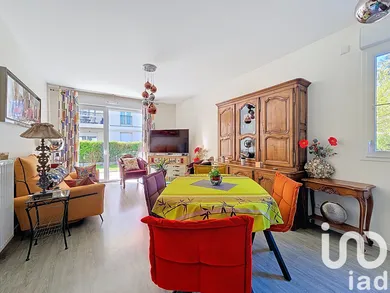 Apartment at Villecresnes (94440) — 4/10