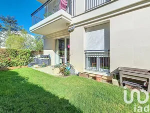 Apartment at Villecresnes (94440)