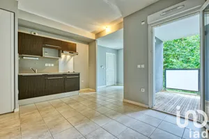 Apartment at Cenon (33150)