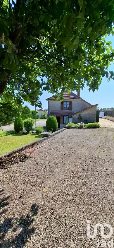 Village house in Cunfin (10360)