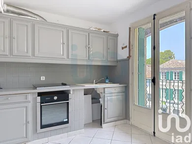 Apartment in Saint-Rémy-de-Provence (13210)