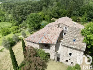 House at Ailhon (07200)