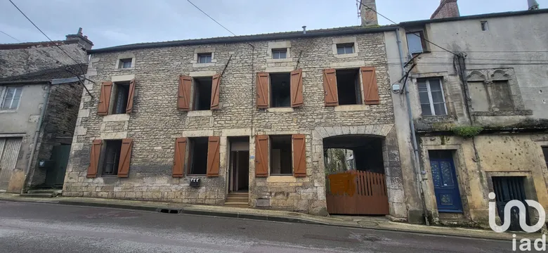 Maison 7 pièces 128 m² · à Laignes · 127,6 m² · 53 000 €