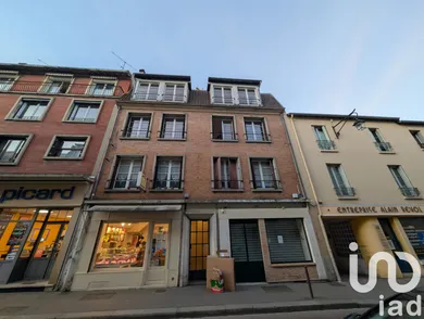 Building at Versailles (78000)