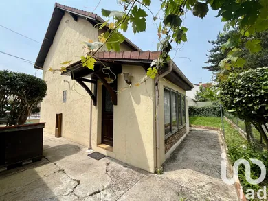 Traditional house at Pierrefitte-sur-Seine (93380)