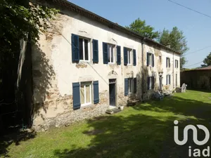 Mansion at Auzelles (63590)