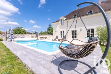 Architectural house at Soissons (02200)