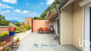 Duplex at Saint-Égrève (38120)