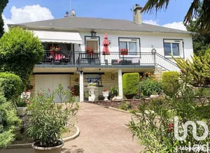 Traditional house at Courtenay (45320)