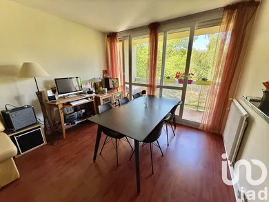 Appartement à Maurepas (78310) — 2/8