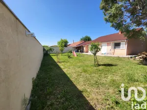 Townhouse in Meyzieu (69330)