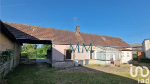 Village house at Sandarville (28120)